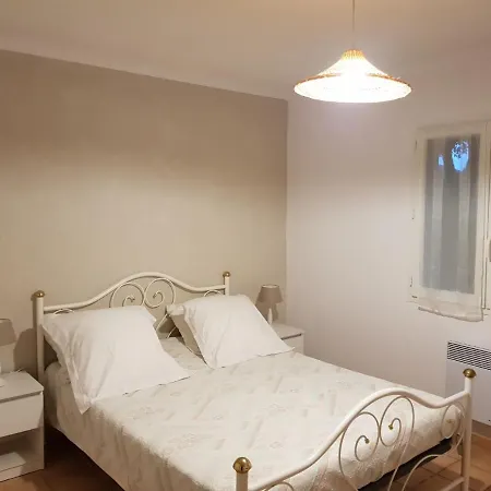Les De L'arbousier Holiday home