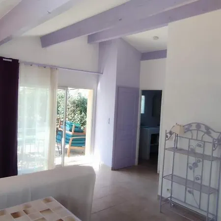 Les De L'arbousier Holiday home *