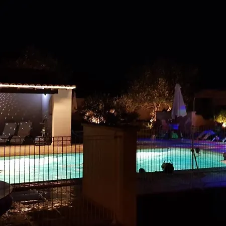 Les De L'arbousier