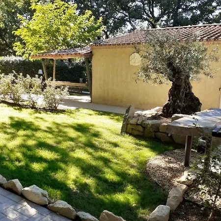 Holiday home Les De L'arbousier